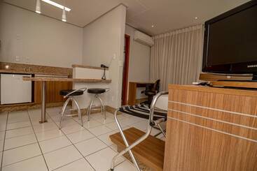 هتل Sun Square Suites