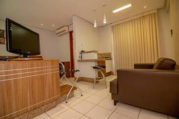 هتل Sun Square Suites