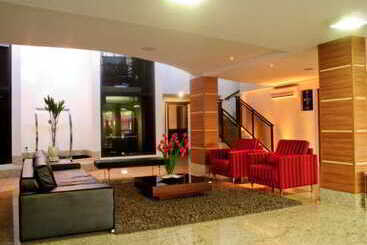 هتل Sun Square Suites