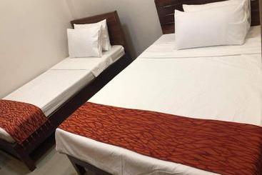 هتل Reddoorz At Sta Cruz Naga City