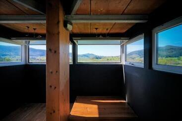 هتل Urdaibai Bird Center
