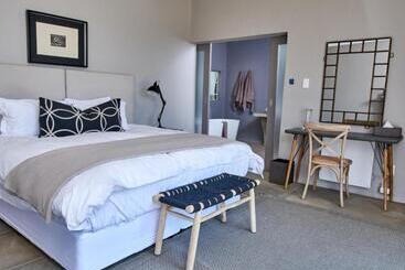 تختخواب و صبحانه White Light The Rooms   Adults Only