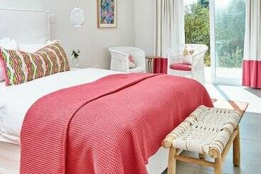تختخواب و صبحانه White Light The Rooms   Adults Only