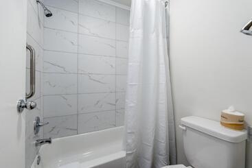 هتل Crewe Boutique Inn