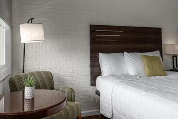 هتل Crewe Boutique Inn
