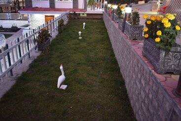 هتل Dream Land