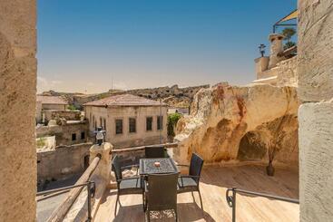 هتل Elysion Cave Suites