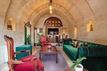 هتل Elysion Cave Suites