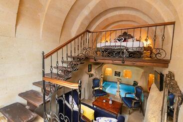 هتل Elysion Cave Suites