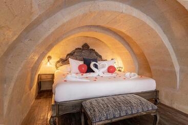 هتل Elysion Cave Suites