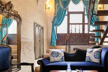 هتل Elysion Cave Suites