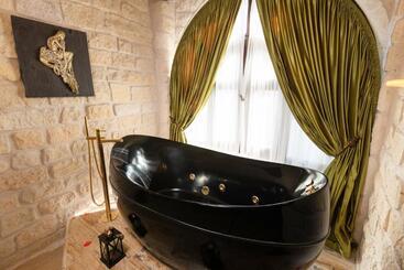 هتل Elysion Cave Suites