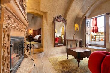 هتل Elysion Cave Suites
