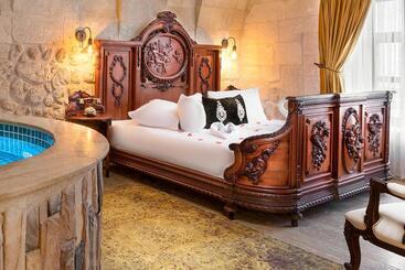 هتل Elysion Cave Suites