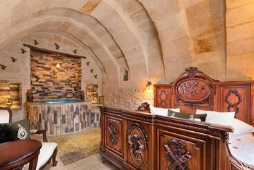 هتل Elysion Cave Suites