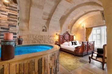 هتل Elysion Cave Suites
