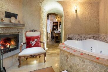 هتل Elysion Cave Suites
