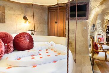 هتل Elysion Cave Suites