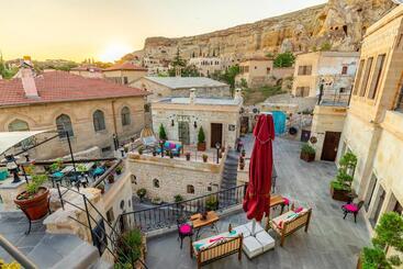 هتل Elysion Cave Suites