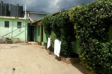 هتل Flavours Lodge   Gilgil