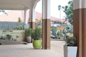 هتل Isiolo Landmark