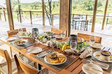 هتل Mdluli Safari Lodge