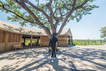 هتل Mdluli Safari Lodge