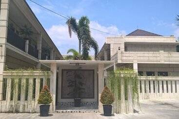 هتل Rumah Amanda Residence