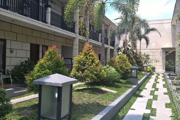 هتل Rumah Amanda Residence