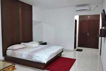 هتل Rumah Amanda Residence