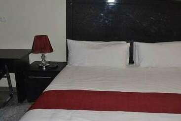 هتل South Court Inn