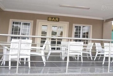 هتل South Court Inn