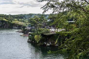 هتل Tiffany S Canyon Lodge