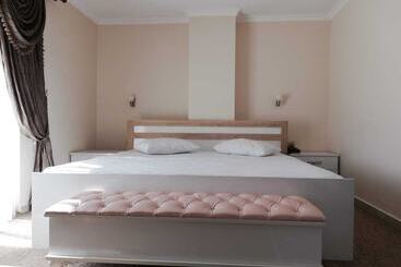 Otel Bostanci