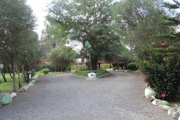 پانسیون Lions Court Lodge
