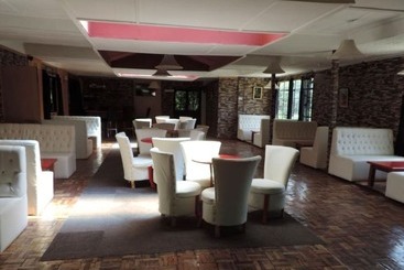 پانسیون Lions Court Lodge