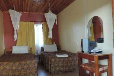 پانسیون Lions Court Lodge