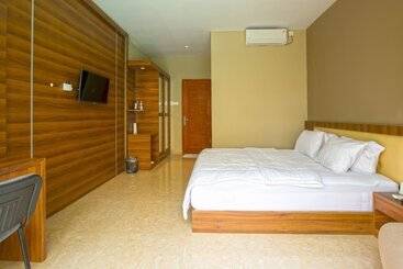 بنسيون Permata Baloi Green Guest House