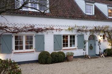 تختخواب و صبحانه Chambres D Hôtes   Au Clos D Amande