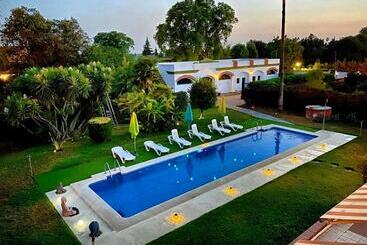 Devmani Hotel Rural