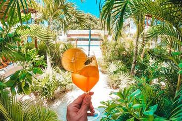 هتل Boutique Naj Casa Holbox