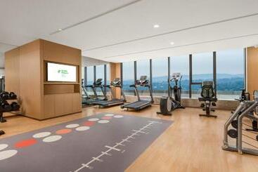 هتل Holiday Inn Luzhou Longjian By Ihg