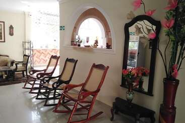 پانسیون Hostal Casa Mebi