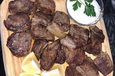 تختخواب و صبحانه Guest House Hyrmet Demushi