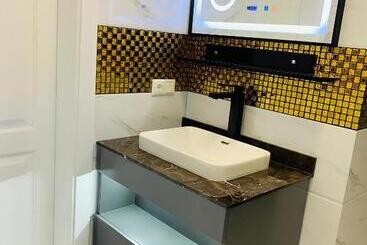 هتل Ave Medica Apartments