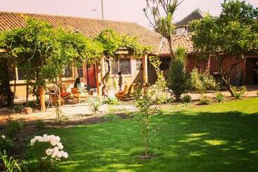 هتل Boutique Casona Violeta