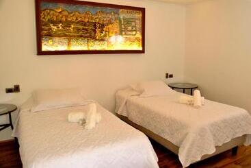 هتل Boutique Casona Violeta