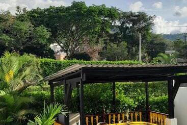 هتل Casa El Limonar Garzón Hospedaje Campestre