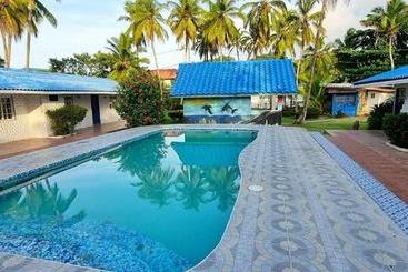 هتل Paradise Island Beach