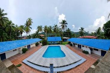 هتل Paradise Island Beach